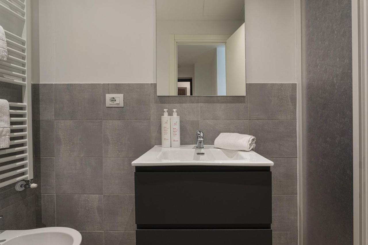 Brignole De Ferrari Apartments By Wonderful Italy Genoa Bagian luar foto